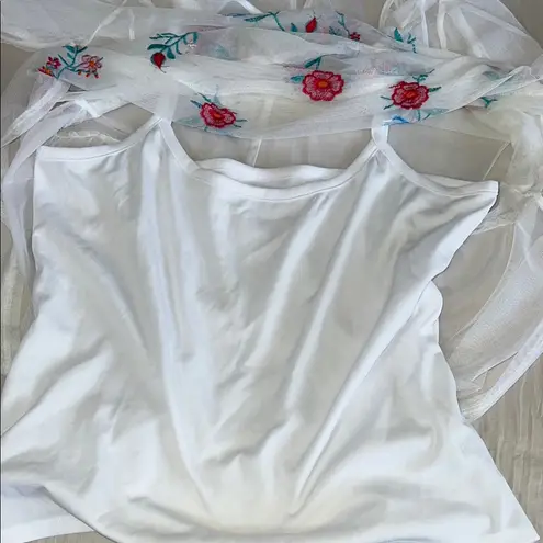 Grand & Greene White Sleeveless Embellished Blouse Size Large