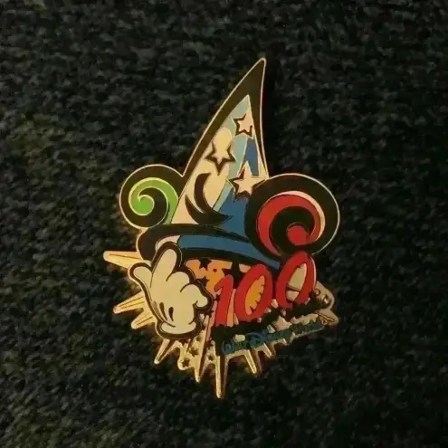 Disney Walt  World - 100 Years of Magic Trading Pin (NWT)