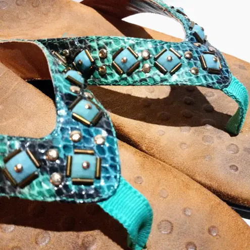Vionic Floriana Thong Sandal-Size 8W-Faux Snakeskin-Beaded-Arch Support-Comfort