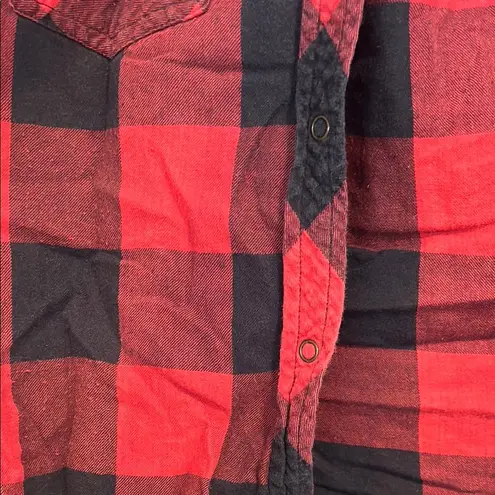 Arizona Jeans Arizona Jean Company Red and Black Button Down Shirt