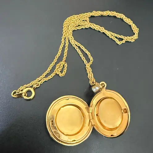 Vintage Unsigned Gold Tone Pave Crystals Moon and Stars Locket Pendant Necklace