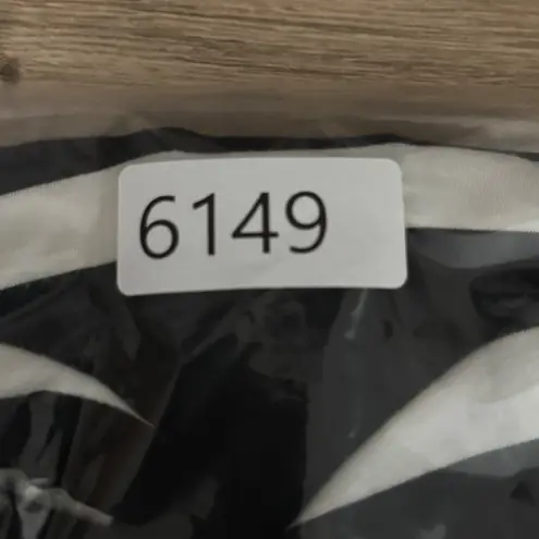 MIIK Tunic Top Long Sleeve Scoop Neck Casual Comfy Striped Black Gray Medium