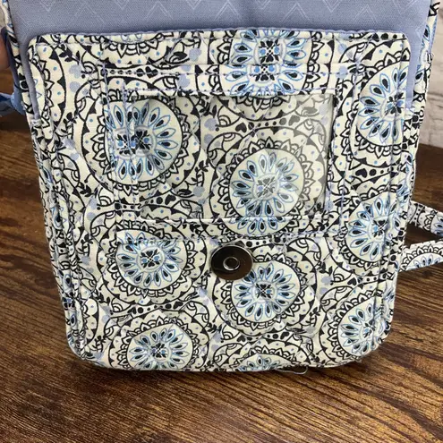 Vera & Lucy Vera Bradley RFID mini hipster mini sketched medallion new - Image 6