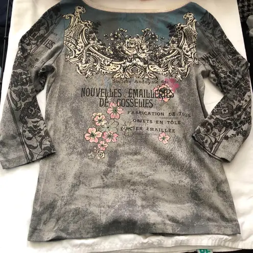 NWT Vanilla Sugar Edgy grunge 2000s Y2K grunge top with a floral, skull, angel, and rose design Measurement in pics Multi Size M