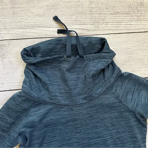 Avalanche women's large blue pullover sweatshirt