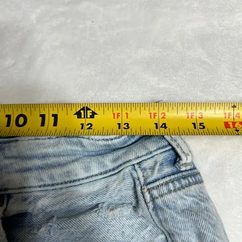 American Eagle  Light Wash High Rise Mom Shorts 8 Women