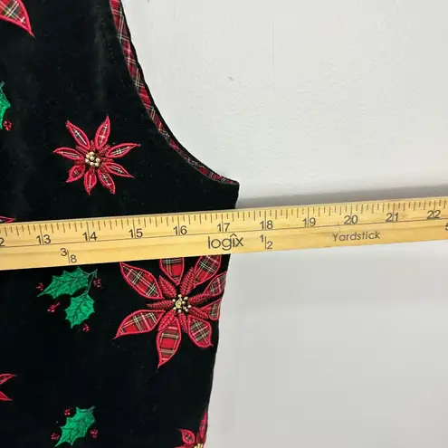Karen Scott Sport Vest M Black Velvet Plaid Poinsettia Embroidered Christmas Vtg