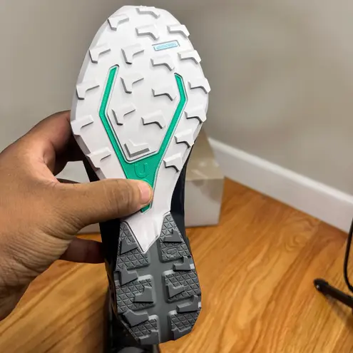 on cloud On Cloudventure Peak 3 Women's Trail Running Sneakers Black/Glacier, Size 7W