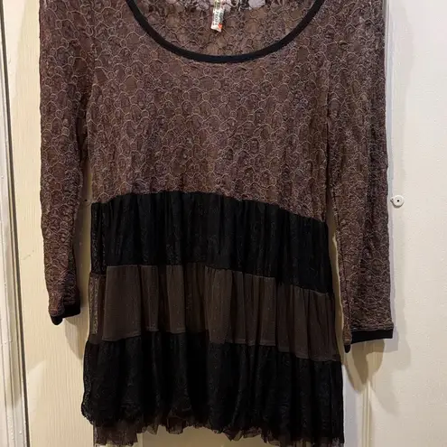 Free People  BROWN & BLACK LACE TOP SIZE SMALL LOTS OF STRETCH NYLON/POLY/SPANDEX