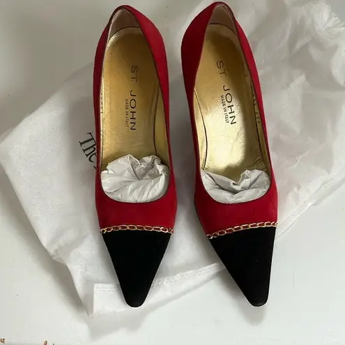 St. John VTG  red and black suede heels w gold chain detail, size 6.5