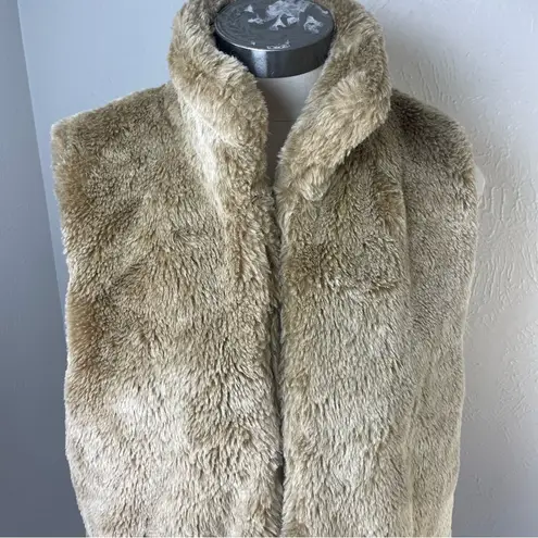 Cejun Tan Faux Fur Vest Size L | Plush Neutral Layering Piece Soft Winter Chic Size L