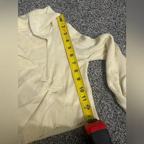 Dreamers By Debut Yellow Collared ribbed Long Sleeve Cropped v neck Sweater S