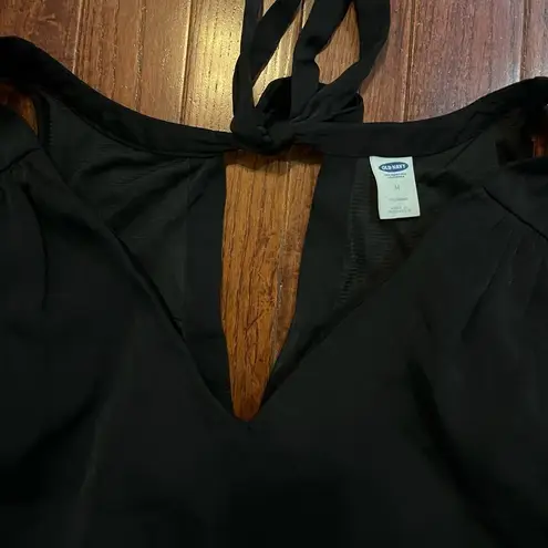 Old Navy  black V-neck sleeveless cutout back dress size medium