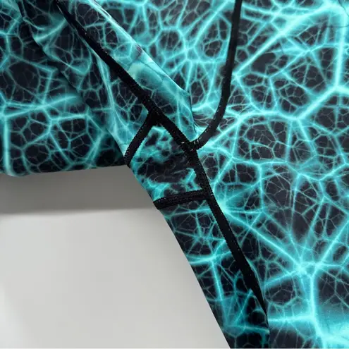 Constantly Varied Gear CVG Medium Blue Serenity Capri Crossfit Leggings Size XL