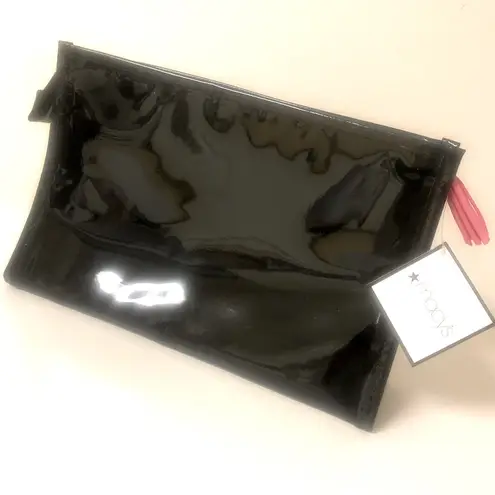 Macy's 👄💄✨Macy’s Large Black Makeup Travel bag - NWT