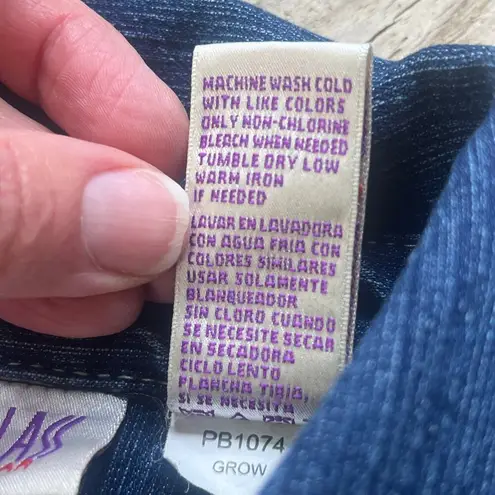 Bill Blass Jeanswear Women's Vintage Denim Trucker Jacket Blue Size PS