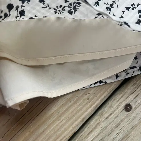 The Fifth Label White And Black Floral Print High Waisted Shorts Size XS