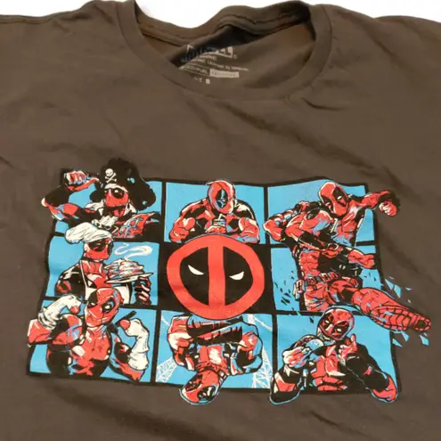 Marvel Deadpool Top Size Large Comics Graphic Print T-Shirt Geek Fuel Exclusive Graphic Tee