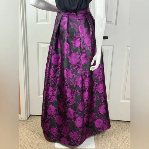 XScape Purple Floral Long Skirt Gown Size 2 Damask Prom Wedding Metallic. C12