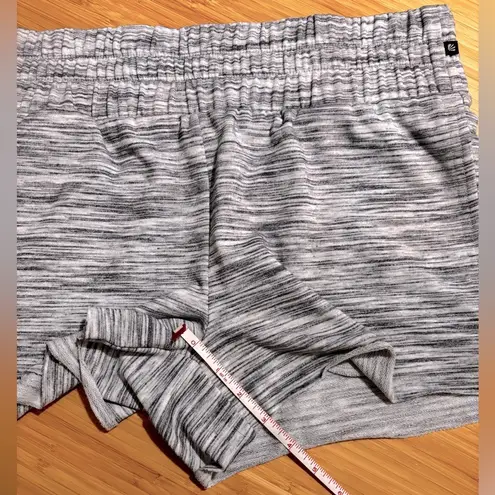 Marika Sport Marika Mila Soft Pull On Short in Heather Grey, Size Small