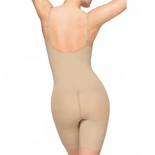 SKIMS Clay Sheer Seamless Everyday Sculpt Mid-Thigh Bodysuit Shapewear Small