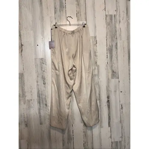 Silky Champagne Satin Pull