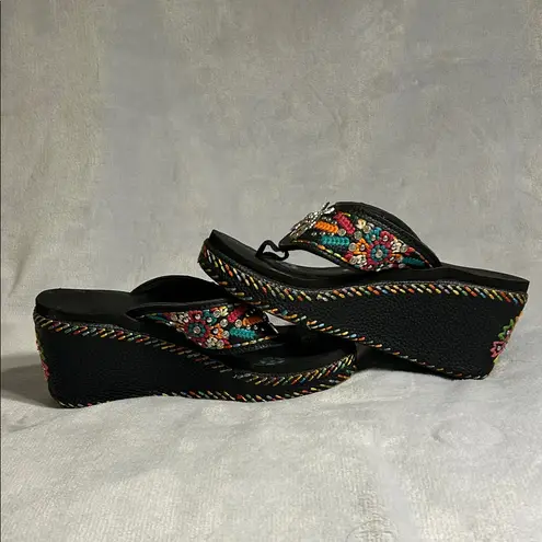 Montana West Embellished Black Sandals Size 7