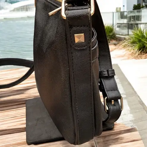 Valentino di Mario Spa Women's Black Leather Crossbody Bag