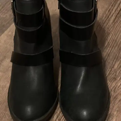 Rampage NWOB  Buckle Booties “Vinci” Size 7.5 Black