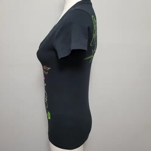 Steadfast Brand black tattoo graphic vneck tee size small