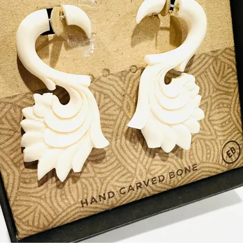 Handmade Indonesian Artisans Feather Hand Carved Bone Faux Plug Earrings White