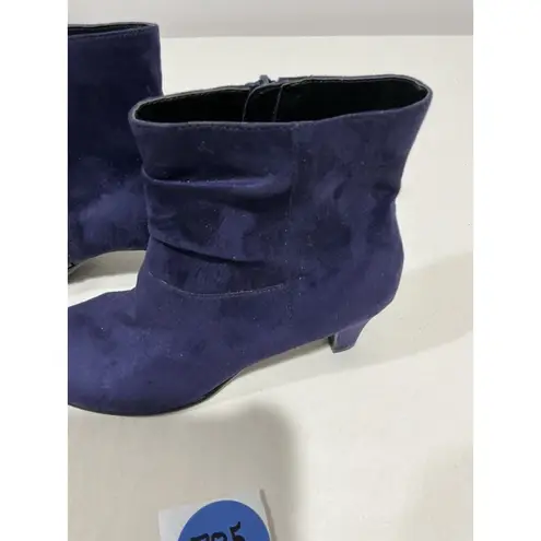 Aerosoles Woman’s Red Light Size 7.5 Purple Suede Ankle Bootie