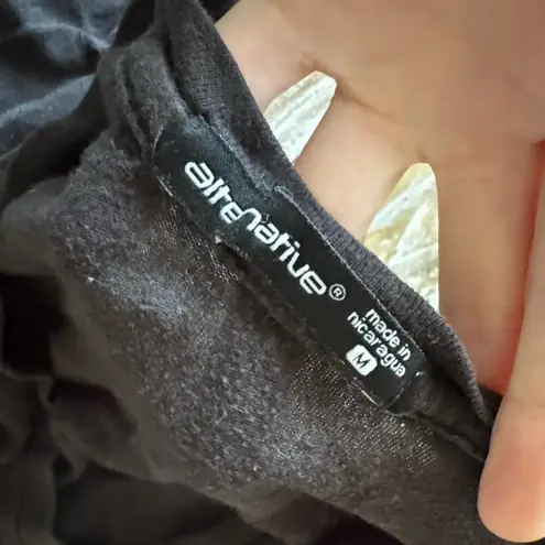 Alternative 🖤 Brand Black V-Neck Tee🖤 ~M