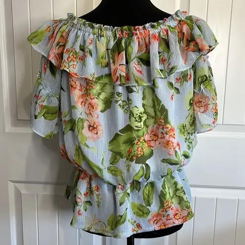 Tommy Hilfiger  Ruffle Short Sleeve Floral Blouse. Large