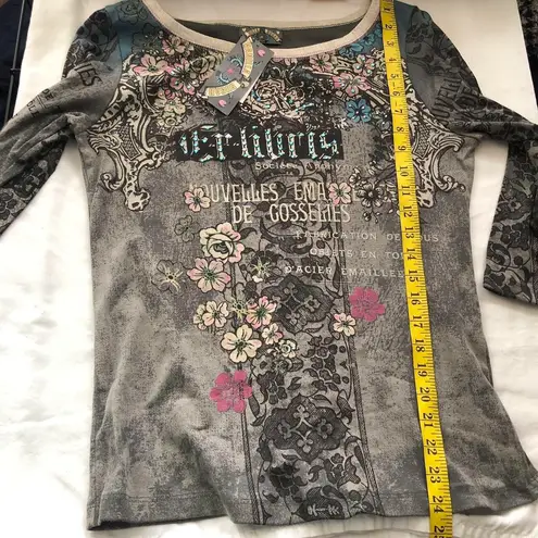 NWT Vanilla Sugar Edgy grunge 2000s Y2K grunge top with a floral, skull, angel, and rose design Measurement in pics Multi Size M