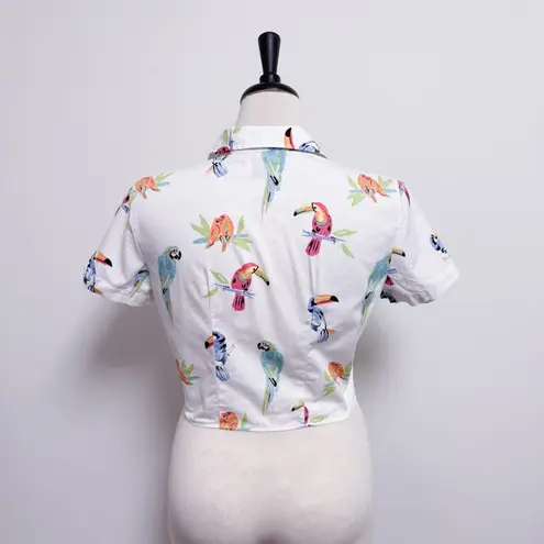 Chubbies White Macaw Parrots Birds Button Up Short Sleeve Tie Crop Top Medium