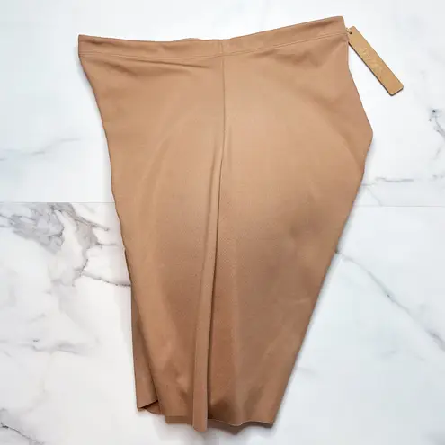 SKIMS NWT Body Hip Enhancing Padded Shorts