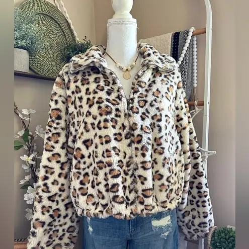 Victoria's Secret Victoria’s Secret ‘Know One Cares’ Faux Fur Leopard Print Zip Up Crop Jacket