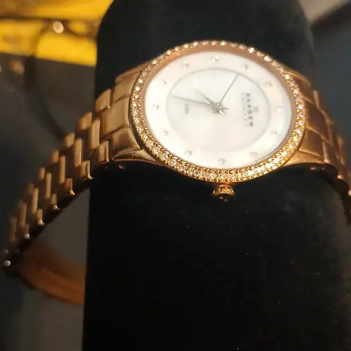 Skagen Glitz 347sdxd Rose Gold Mother Of Pearl Crystal Accent Ladies Watch