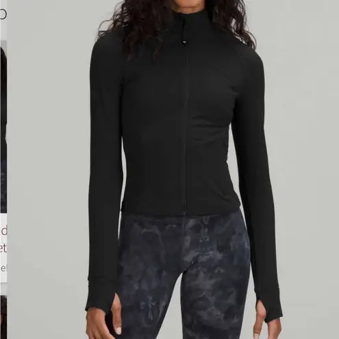 Lululemon  Nulu Cropped Define Jacket