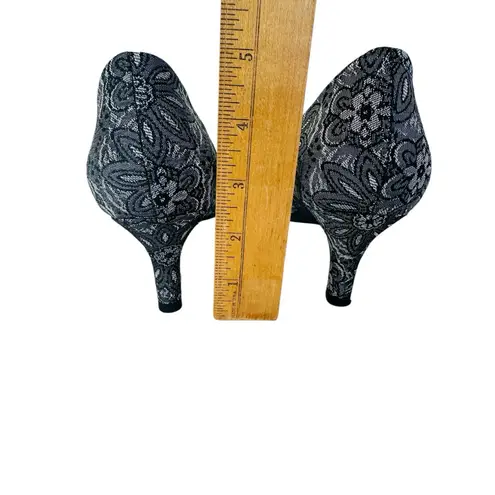 CL by Laundry Laundry Pump Heel Black Shoes Tapestry Pearl & Crystal Accent 7M Elegant NIB