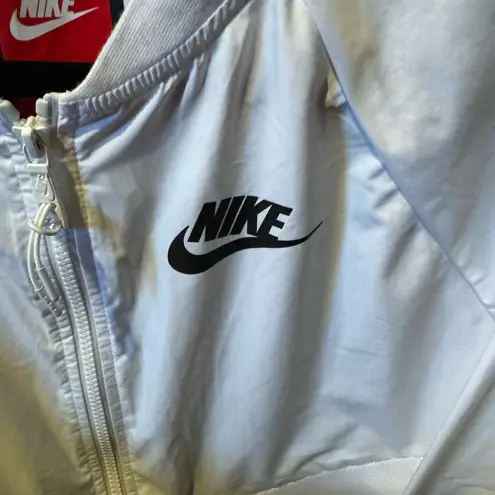 Nike Women’s  Hypermesh Bomber White Zip Up Sports Jacket Size Large