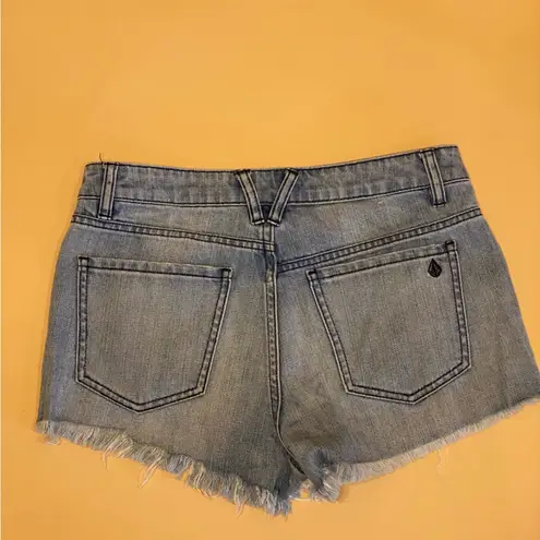 Volcom 5/$20  Blue Light Wash High Waisted Distressed Denim Shorts Size 26