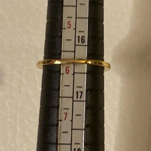 None Vintage Gold Tone Statement Ring Blue Crystal Gem Size 7