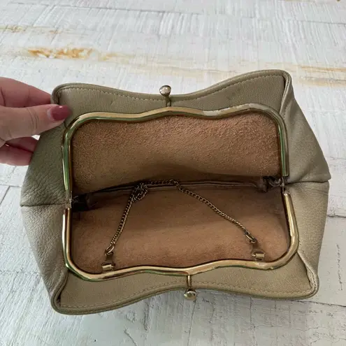 Vintage Leather Kiss Lock Purse Gold Chain Strap Tan Pebbled Unlined Feminine