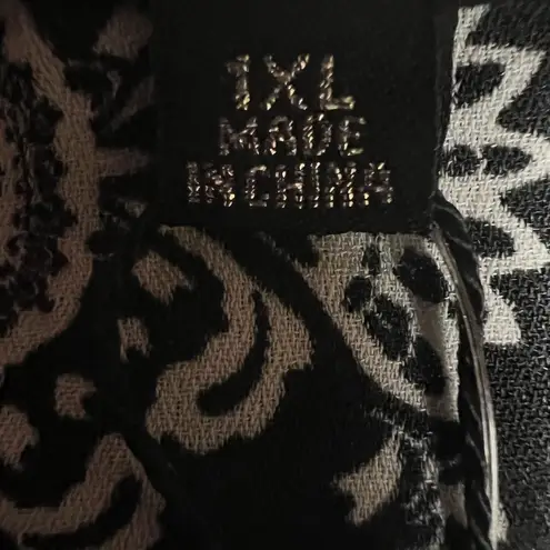 PaperMoon Black and White Tank Top Size 1XL NWT