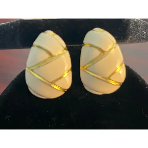 VTG Stud Earring Lot Cream Enamel Gold Tone Minimalist Preppy Office