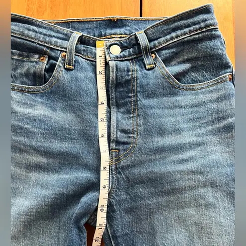 Levi's 24 Levi’s 501 Wedgie with raw hem