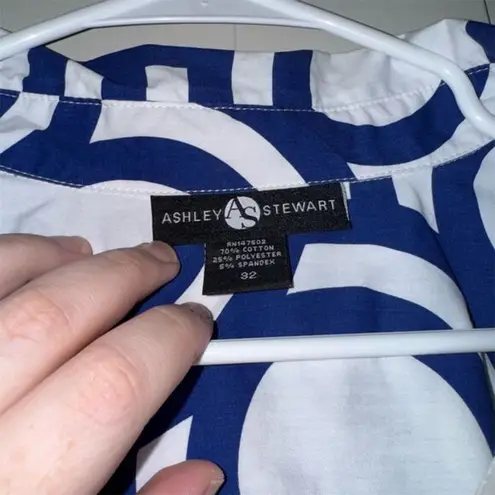 Ashley Stewart Women's Blue Geometric Print Collared Button-Up Shirt 32