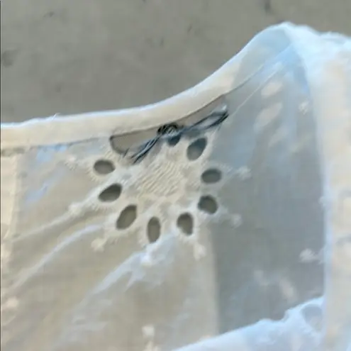 Rain & Rose White Sleeveless Top with Eyelet Details and Tassels size XL